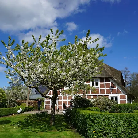 Altes Landhaus Oste, Appartement- Hotel Mit Kamin, Sommer Pool * Hemmoor