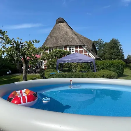 Altes Landhaus Oste, Appartement- Hotel Mit Kamin, Sommer Pool 아파트 Hemmoor